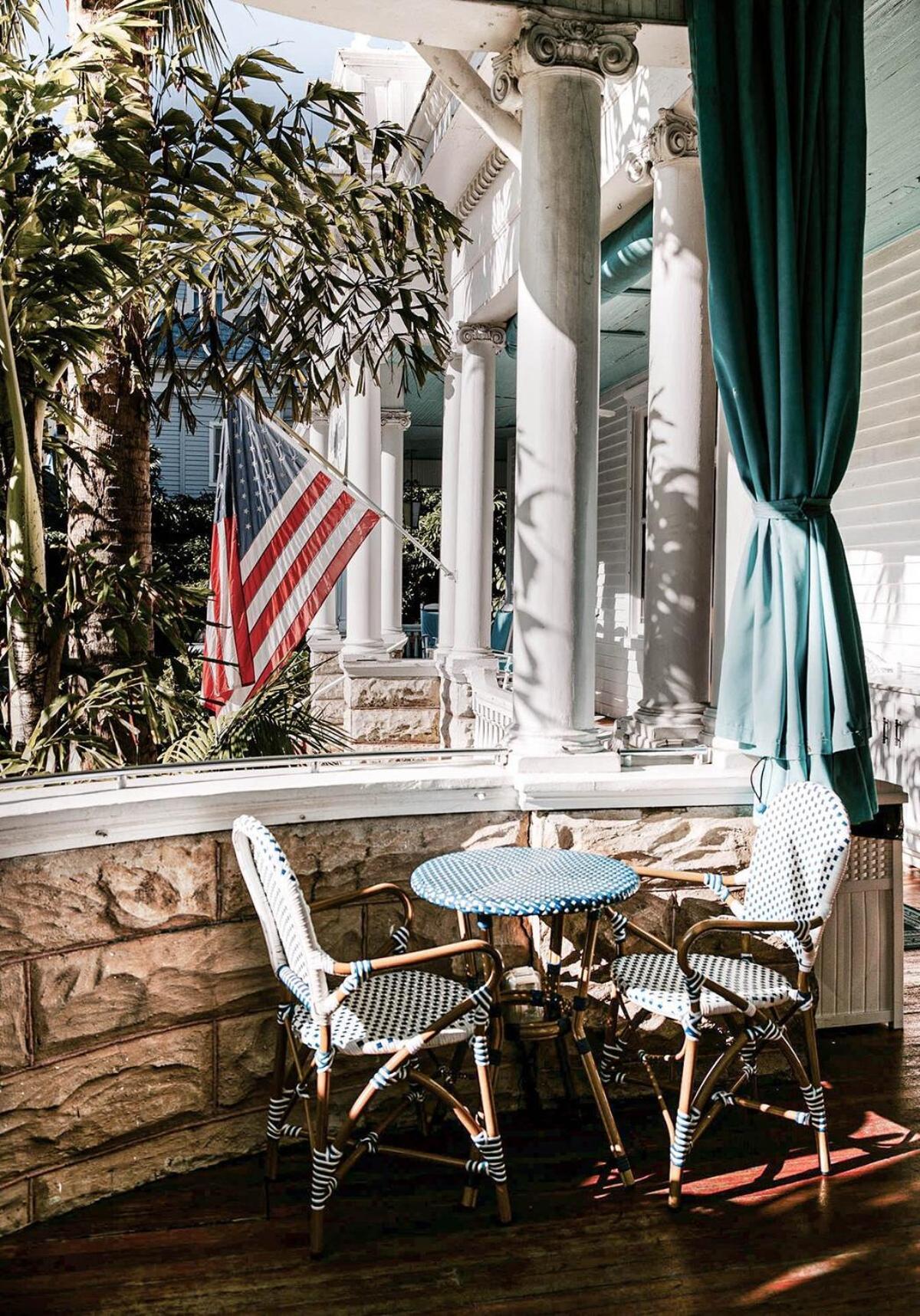Classic King With Balcony At Curry Mansion Key West Exterior photo